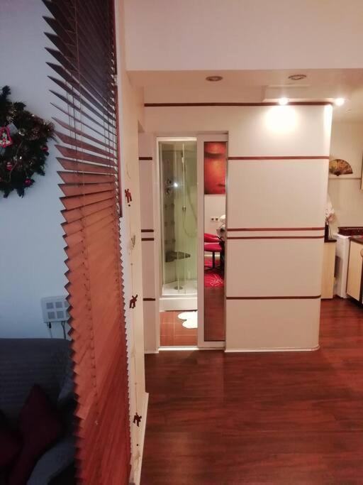 Sofia Zen - On Metro, Ultra Fast Wi-Fi Apartment Luaran gambar