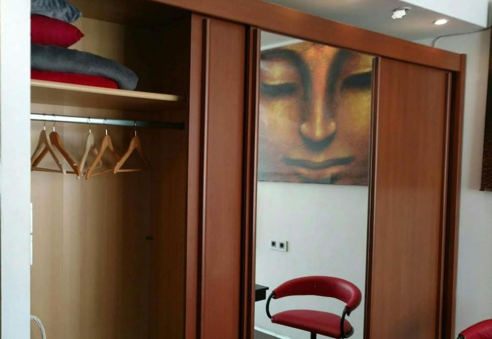 Sofia Zen - On Metro, Ultra Fast Wi-Fi Apartment Luaran gambar
